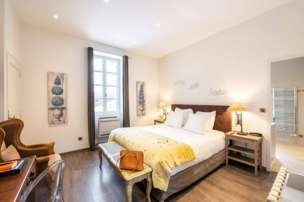Nuit en Chambre Deluxe