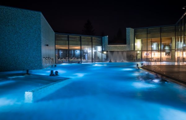 Forfait Fantaisie , 1 nuit Suite jacuzzi vue montagnes et repas gastronomique