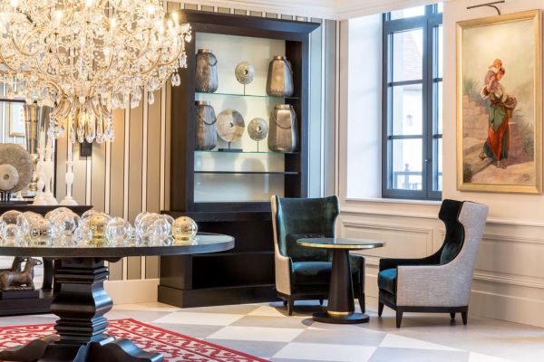 Séjour d'élégance entre l'Hôtel les Sept Fontaines et l'Hôtel Le Richebourg